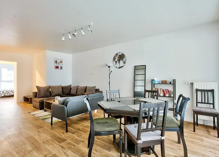 Chambre Privee Dans Un Appartement En Colocation, Parking Gratuit