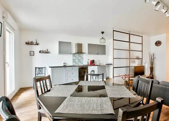 Chambre Privee Dans Un Appartement En Colocation, Parking Gratuit