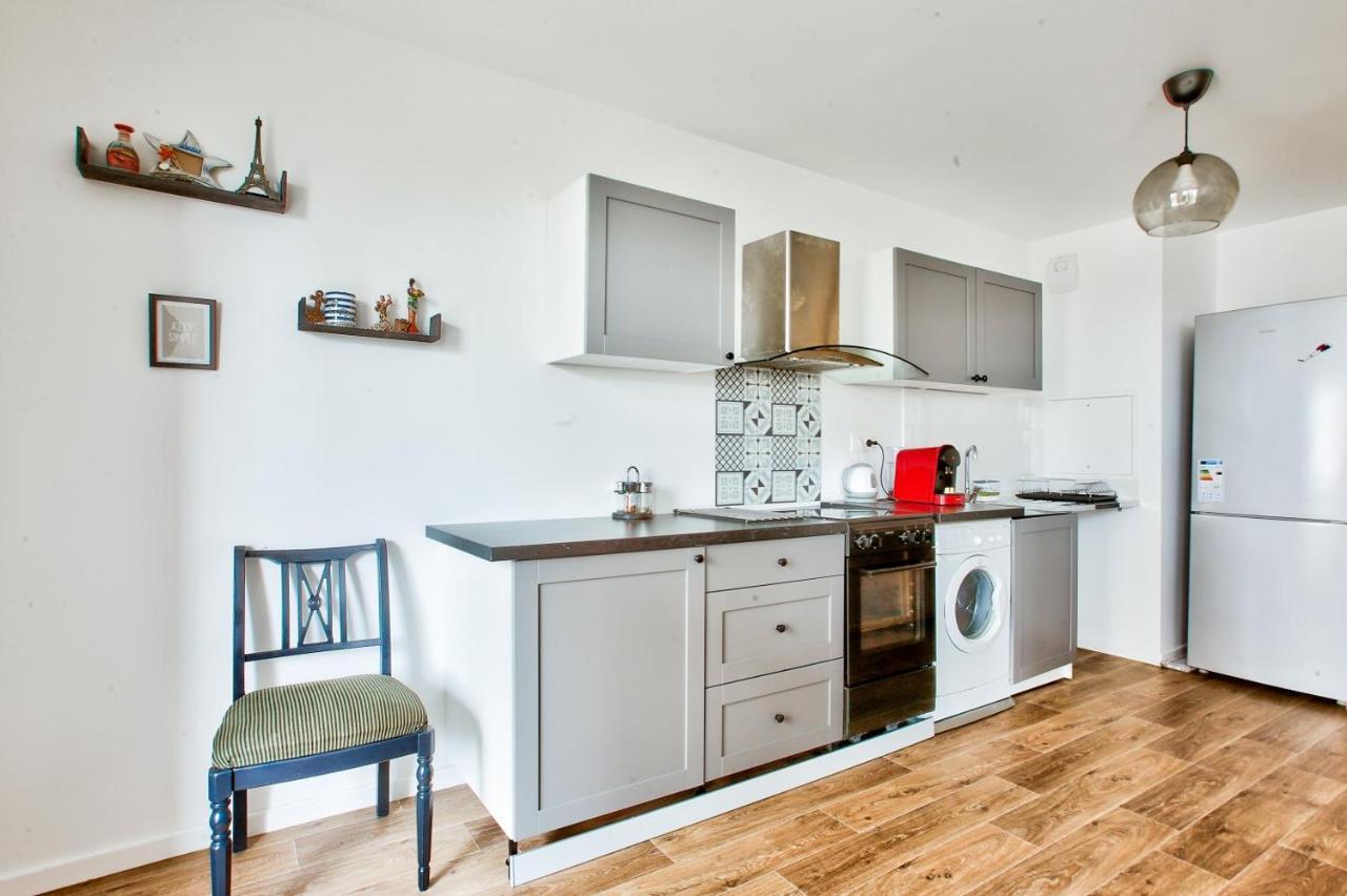 Private In Sharing Free Parking Apartment