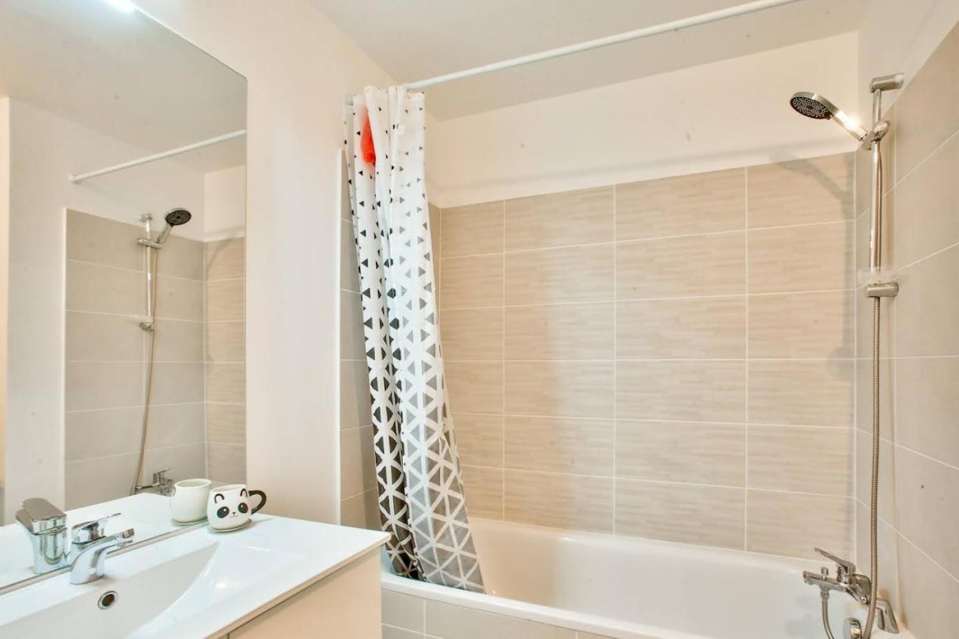 Appartement Privee Dans Un En Colocation, Parking Gratuit Bagneux (Hauts-de-Seine)